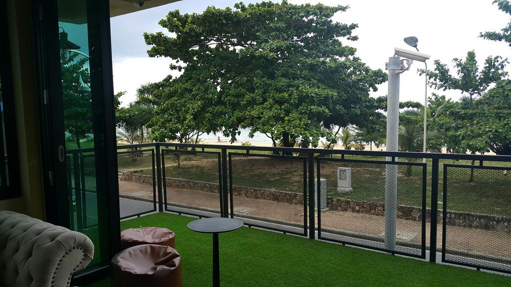 Doolay Beachfront Hostel Karon Esterno foto